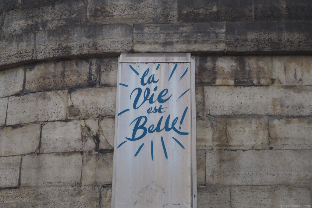 2109127, Paris / la Vie est Belle