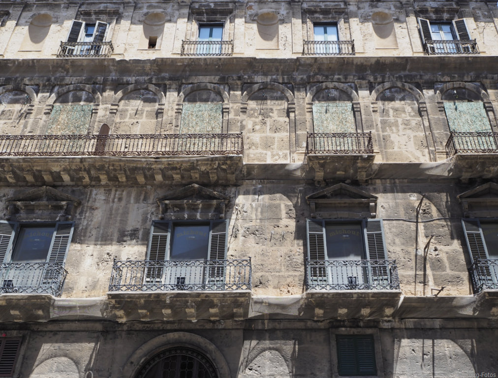2405212, Palermo